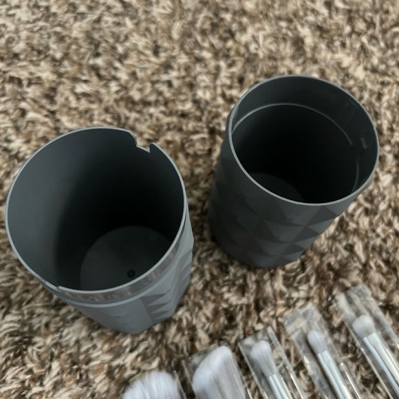 LaRuce Beauty Brush Set & Brush Storage - Picture 7 of 11